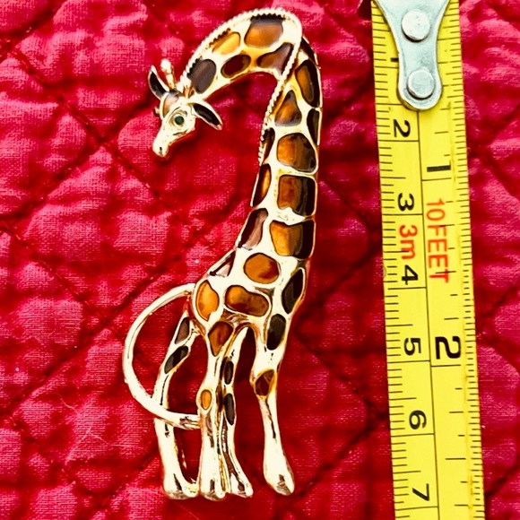 Giraffe Brooch with Brown and Gold Accents - Picture 1 of 4